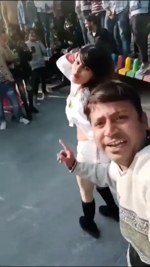 Manisha Dancer Aa Chuki Hai Meme Download